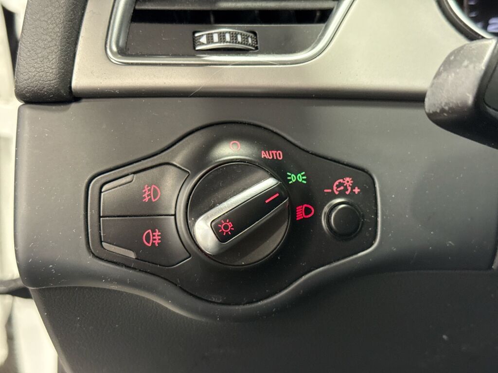 Audi A4 2015 Valkoinen