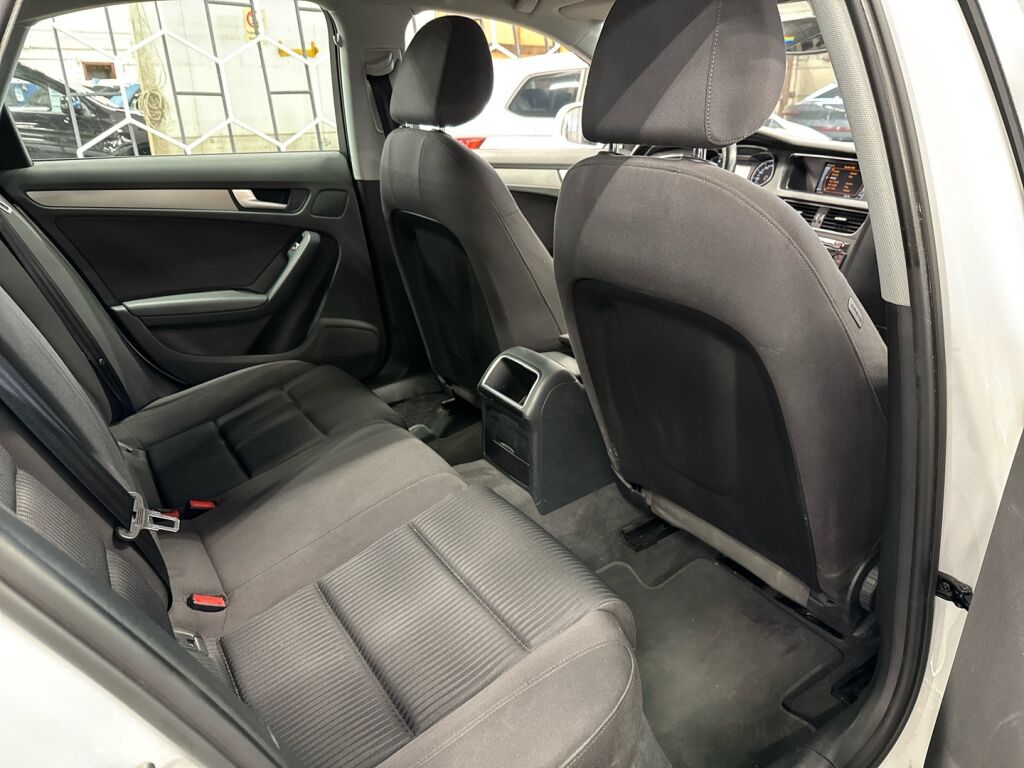 Audi A4 2015 Valkoinen