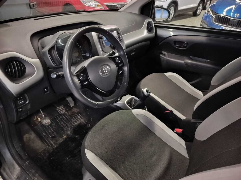 Toyota AYGO 2014 Harmaa