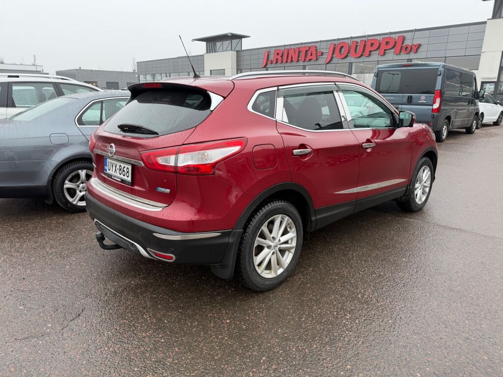 Nissan Qashqai 2014 Punainen