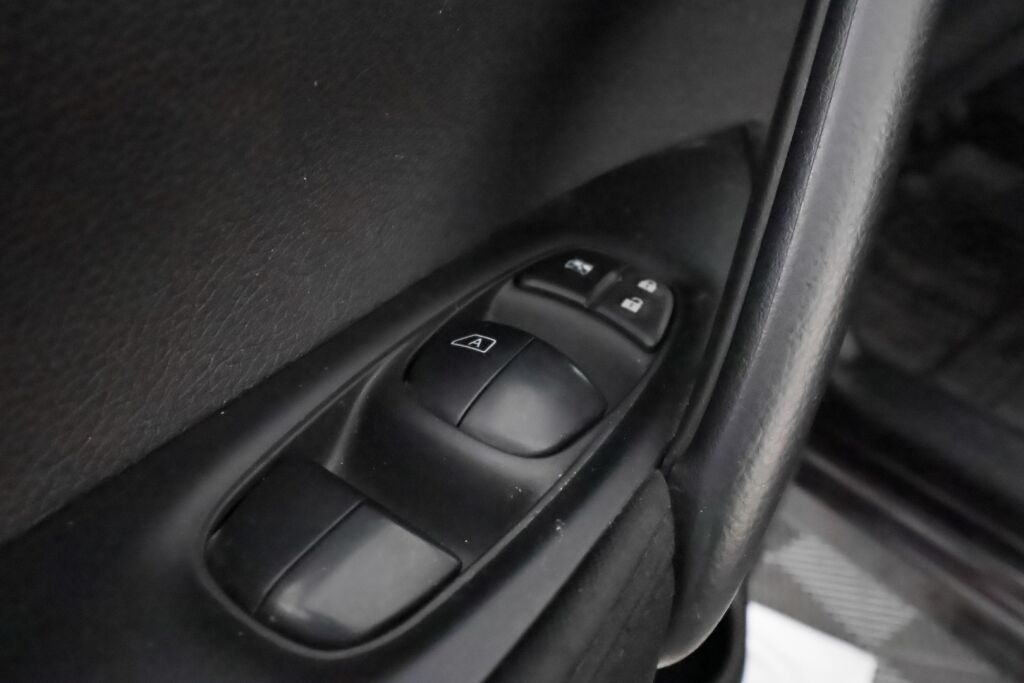 Nissan Qashqai 2015 Violetti