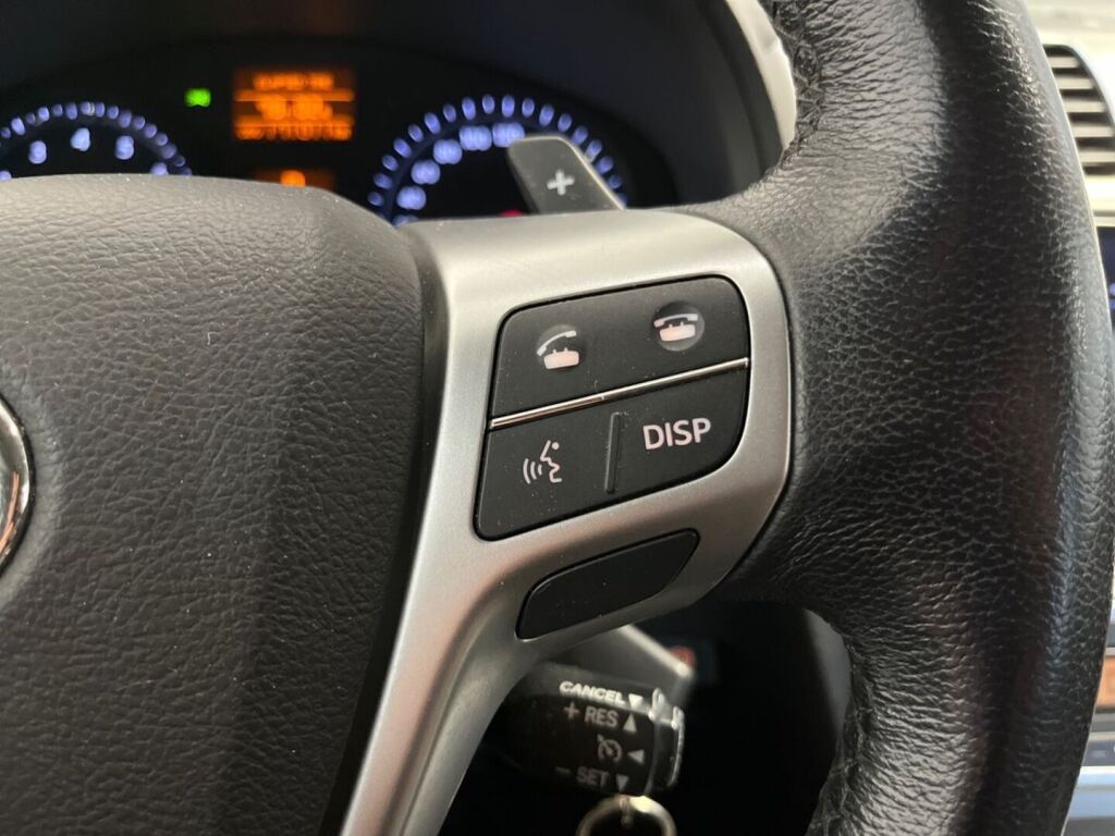Toyota Avensis 2015 Harmaa