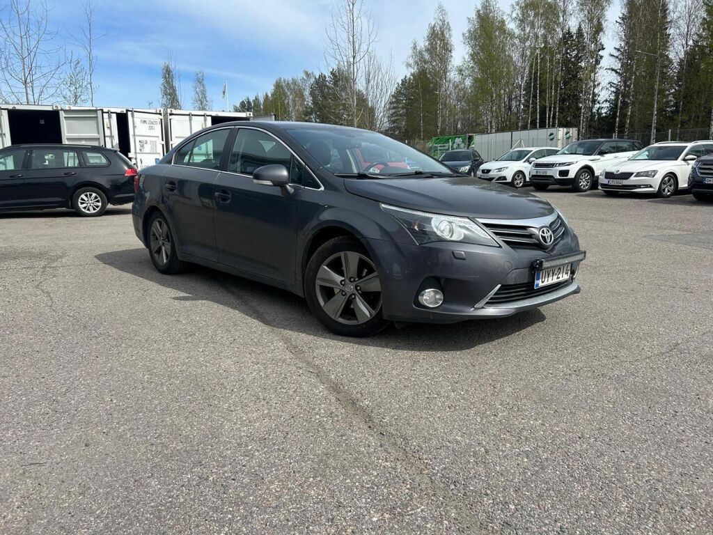 Toyota Avensis 2015 Harmaa