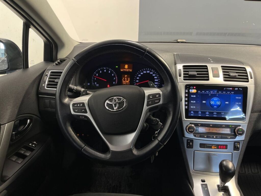 Toyota Avensis 2015 Harmaa