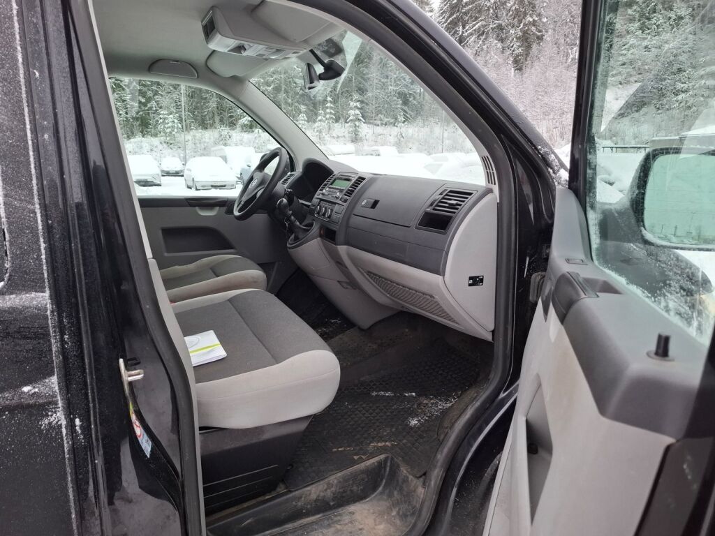 Volkswagen Transporter 2015 Musta