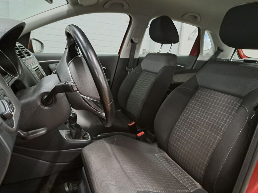 Volkswagen Polo 2014 Punainen