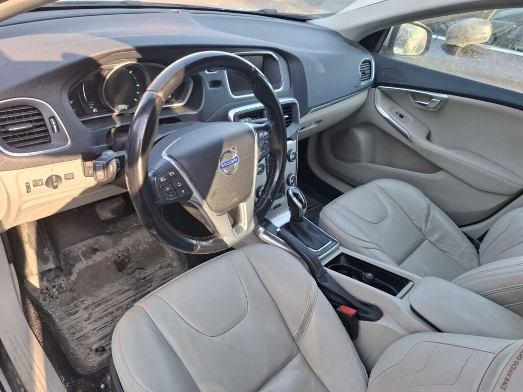 Volvo V40 2015 Harmaa