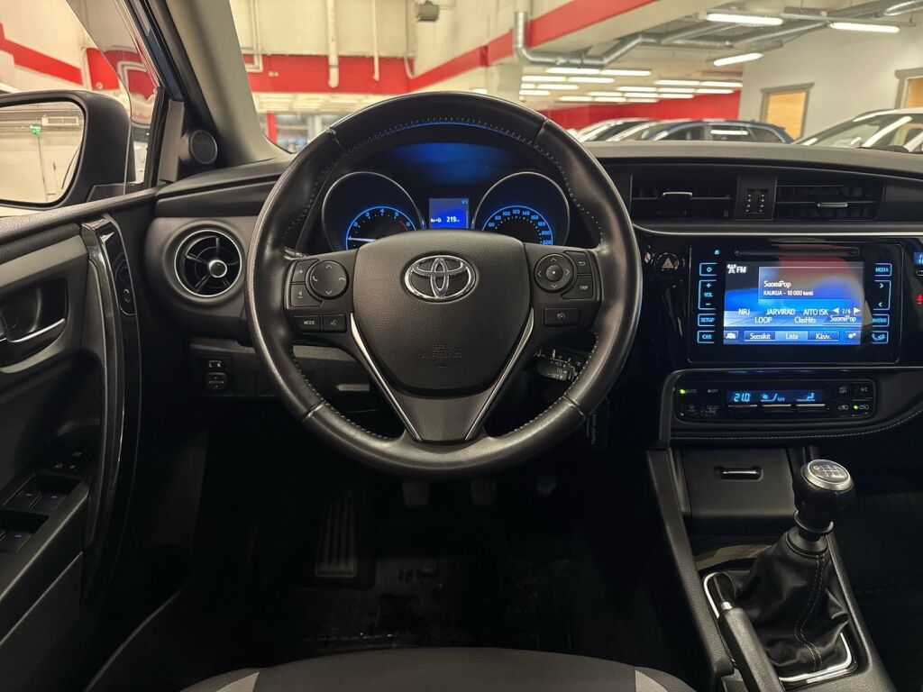 Toyota Auris 2015 Sininen