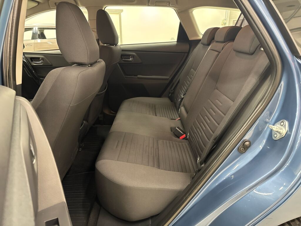 Toyota Auris 2015 Sininen