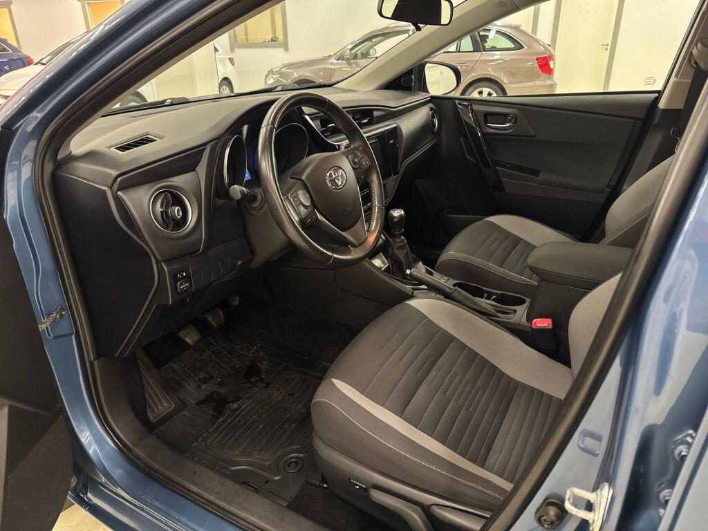 Toyota Auris 2015 Sininen