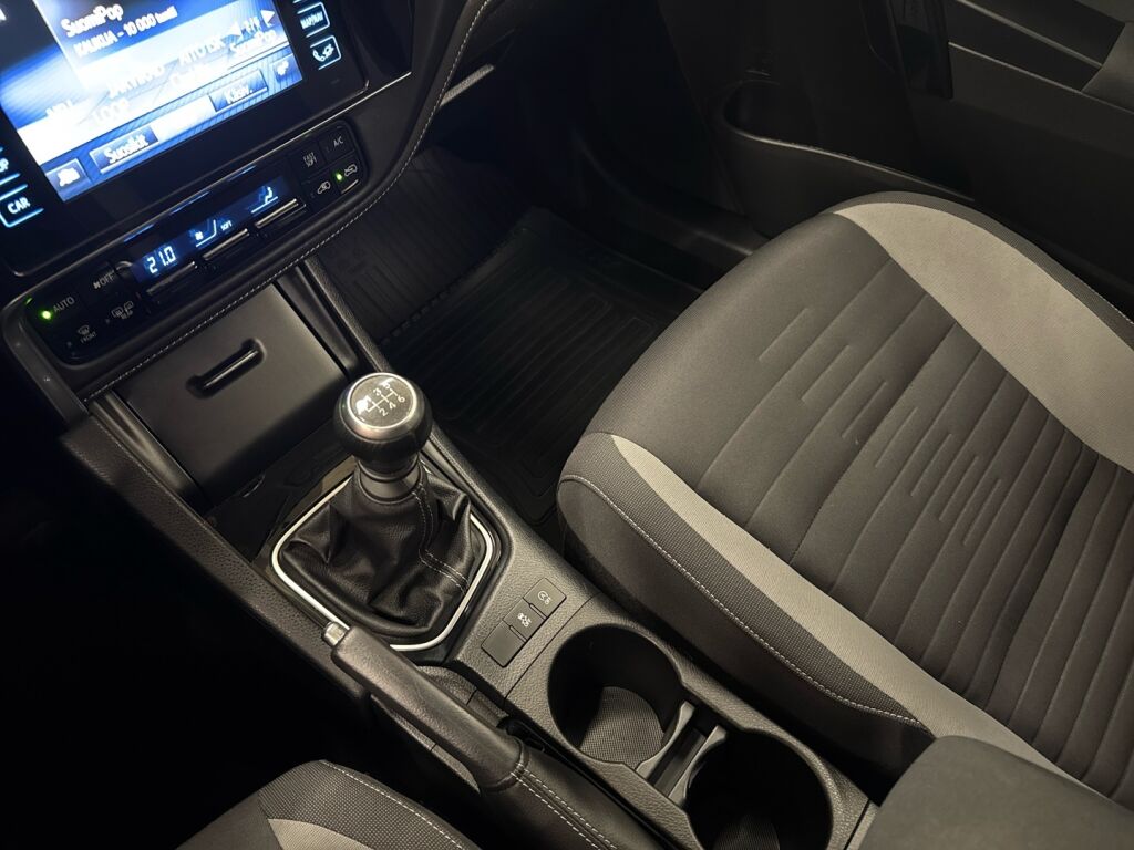 Toyota Auris 2015 Sininen