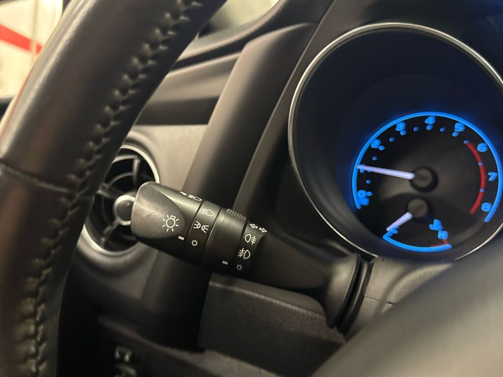 Toyota Auris 2015 Sininen