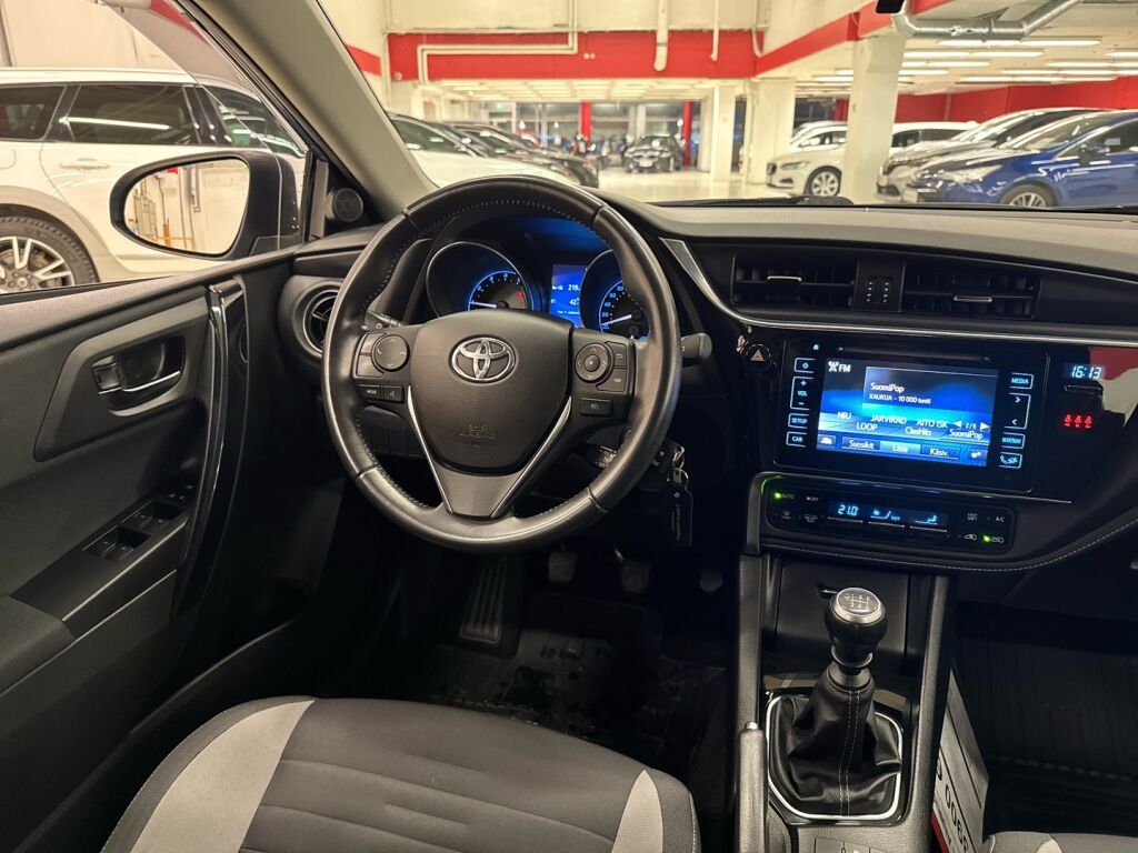 Toyota Auris 2015 Sininen