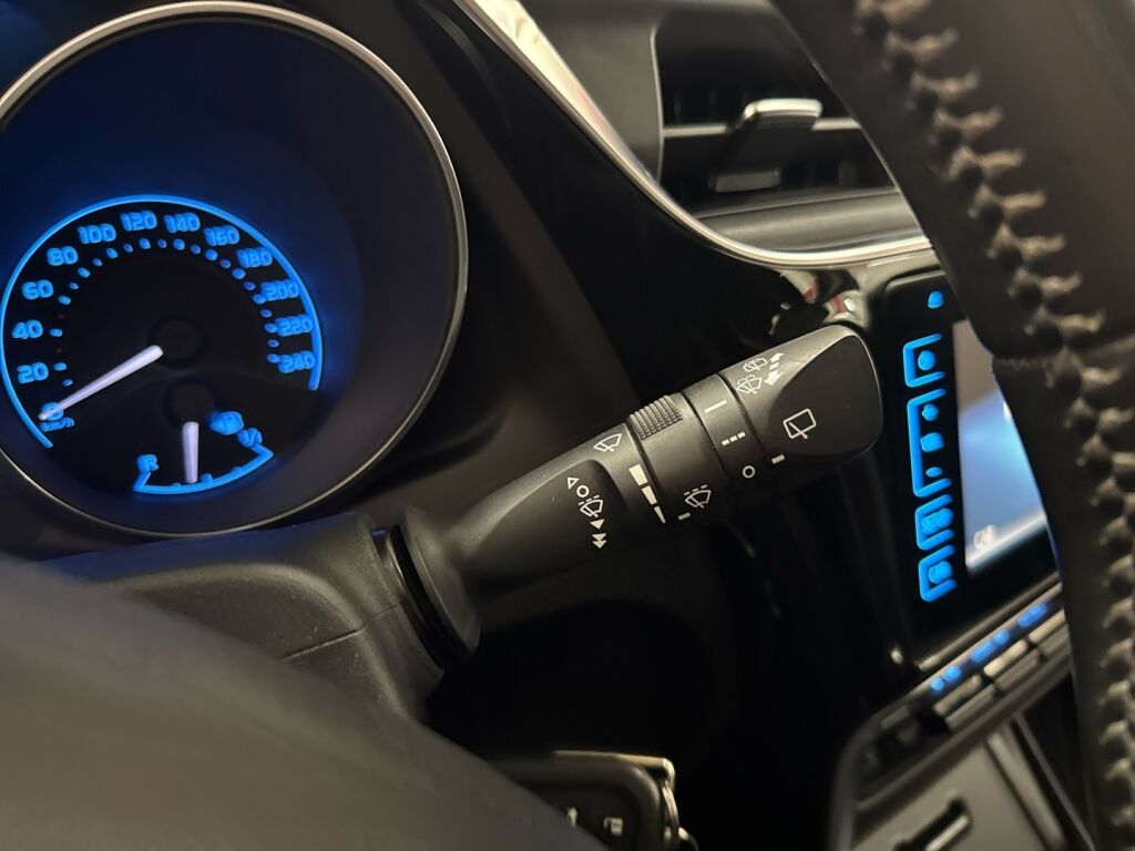 Toyota Auris 2015 Sininen