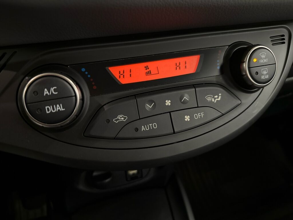 Toyota Yaris 2015 Valkoinen