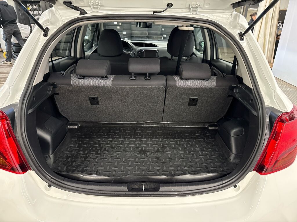 Toyota Yaris 2015 Valkoinen