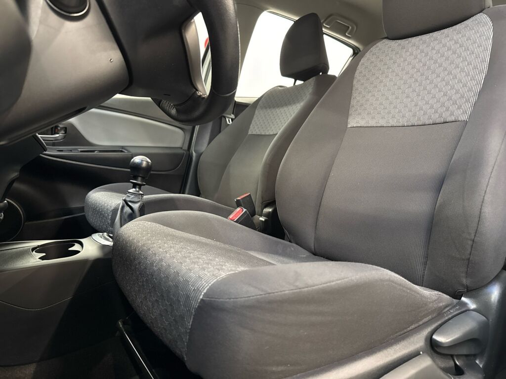 Toyota Yaris 2015 Valkoinen