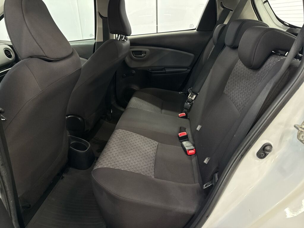 Toyota Yaris 2015 Valkoinen