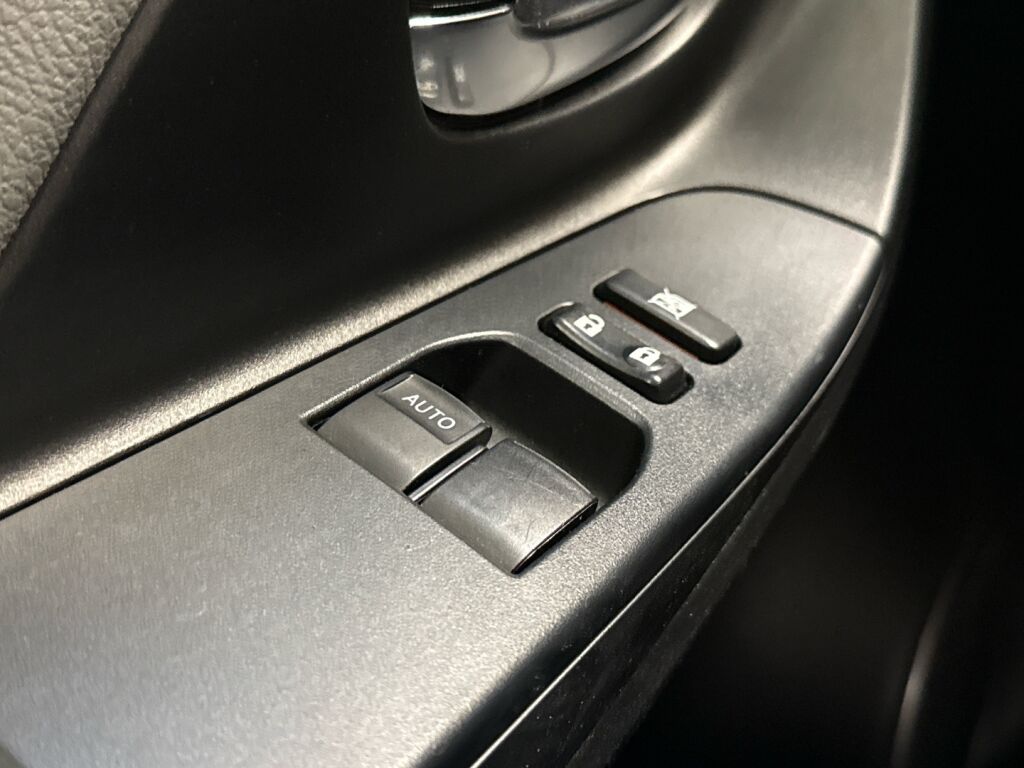 Toyota Yaris 2015 Valkoinen