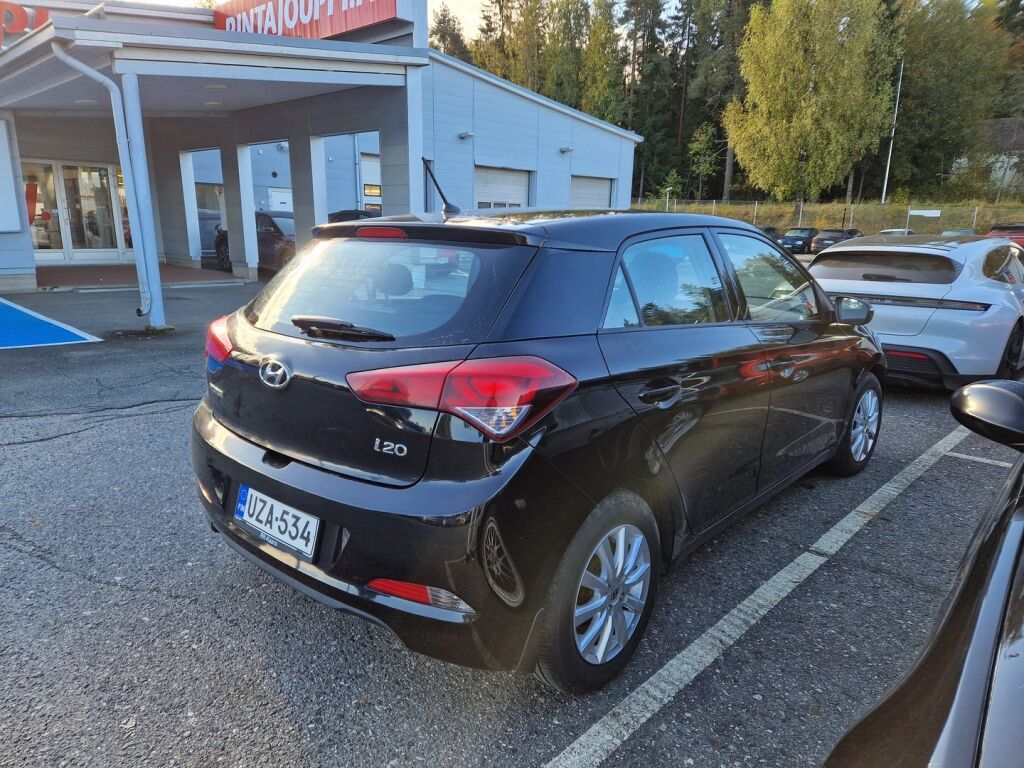 Hyundai i20 5d 2015 Musta