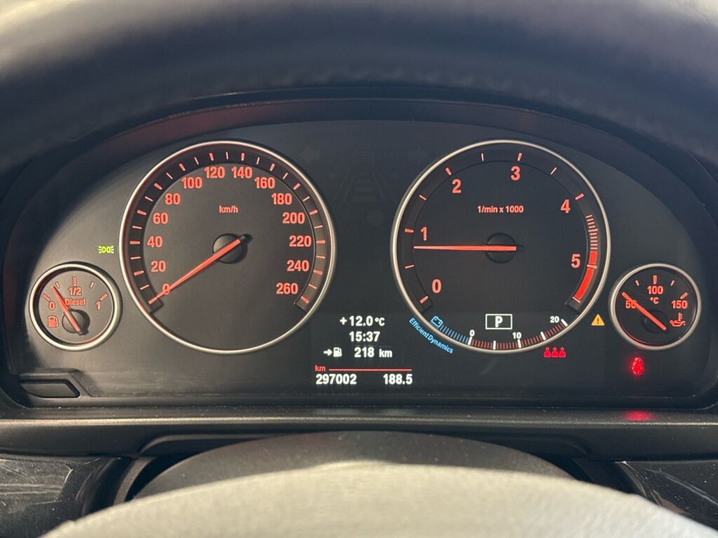 BMW 520 2011 Musta