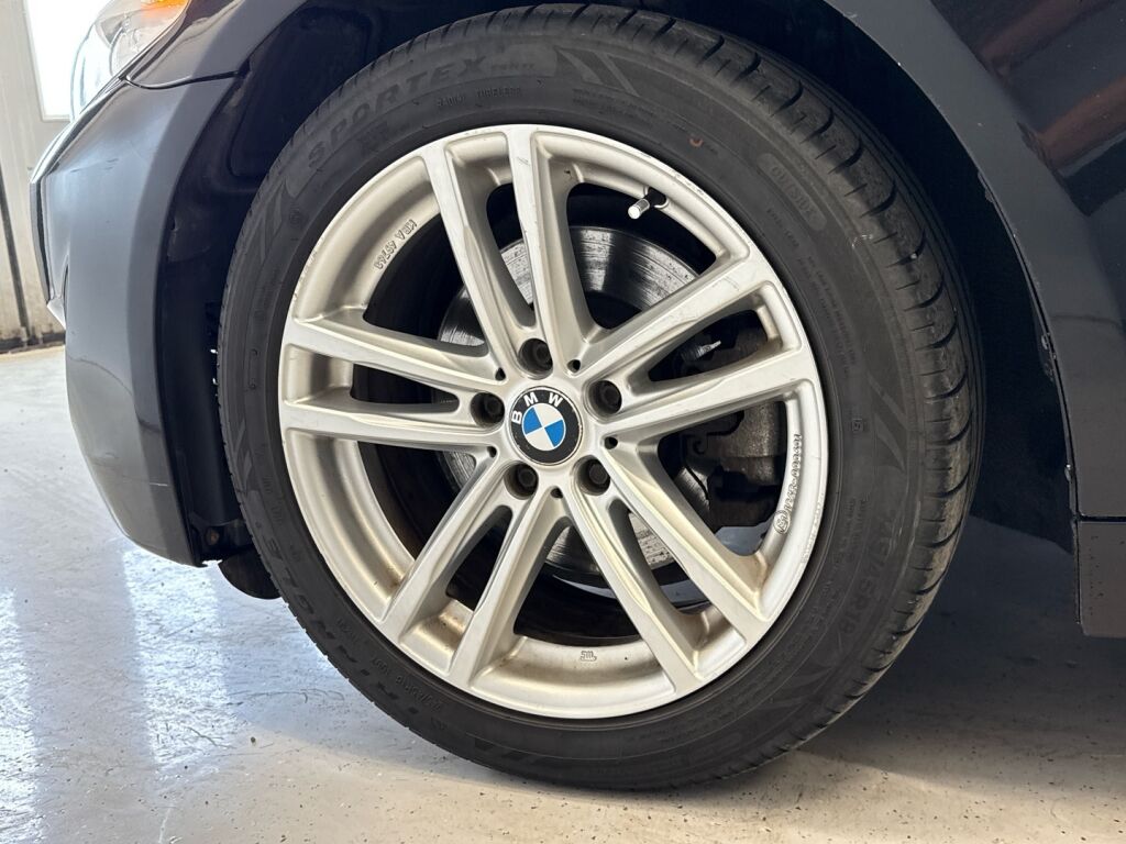 BMW 520 2011 Musta