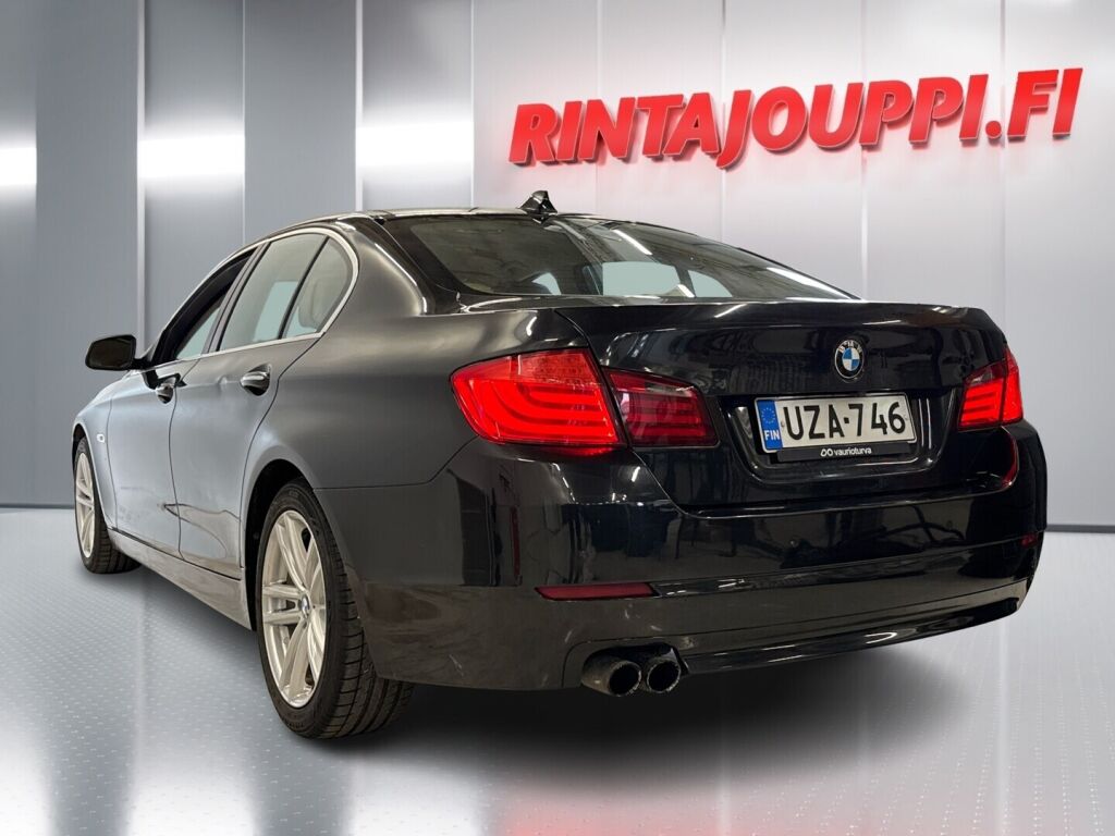 BMW 520 2011 Musta