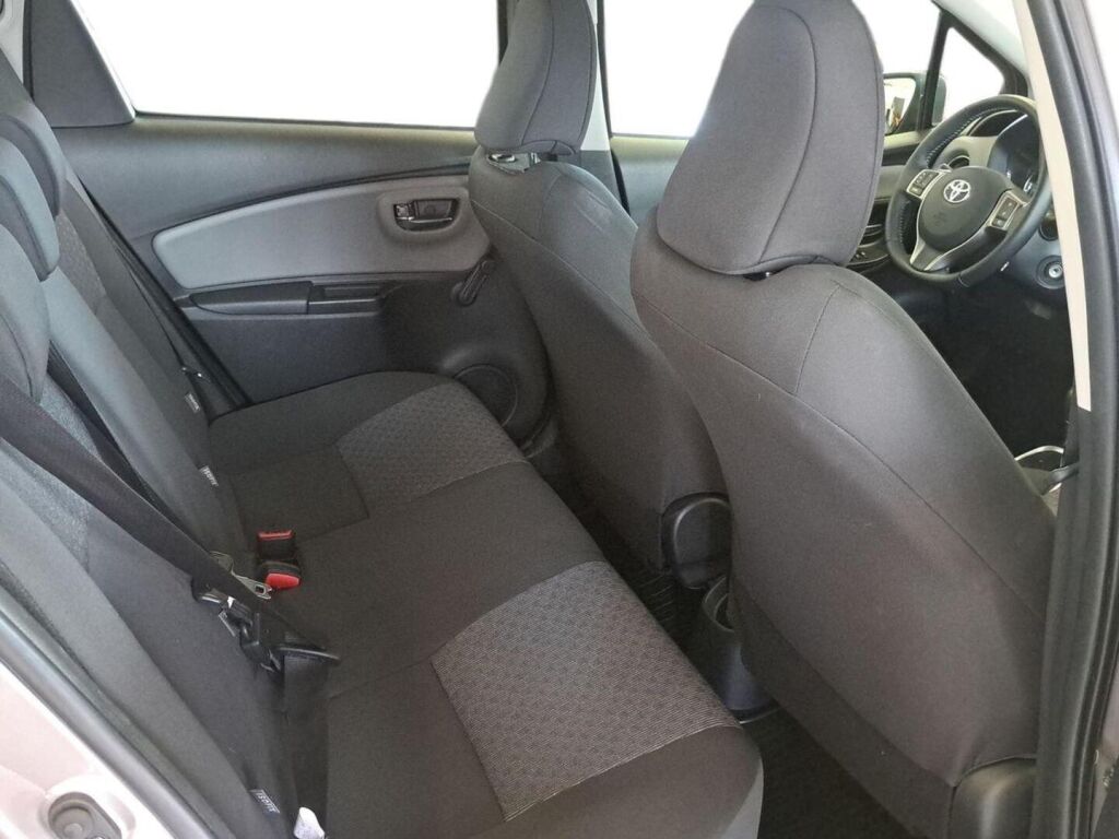 Toyota Yaris 2015 Ruskea (beige)