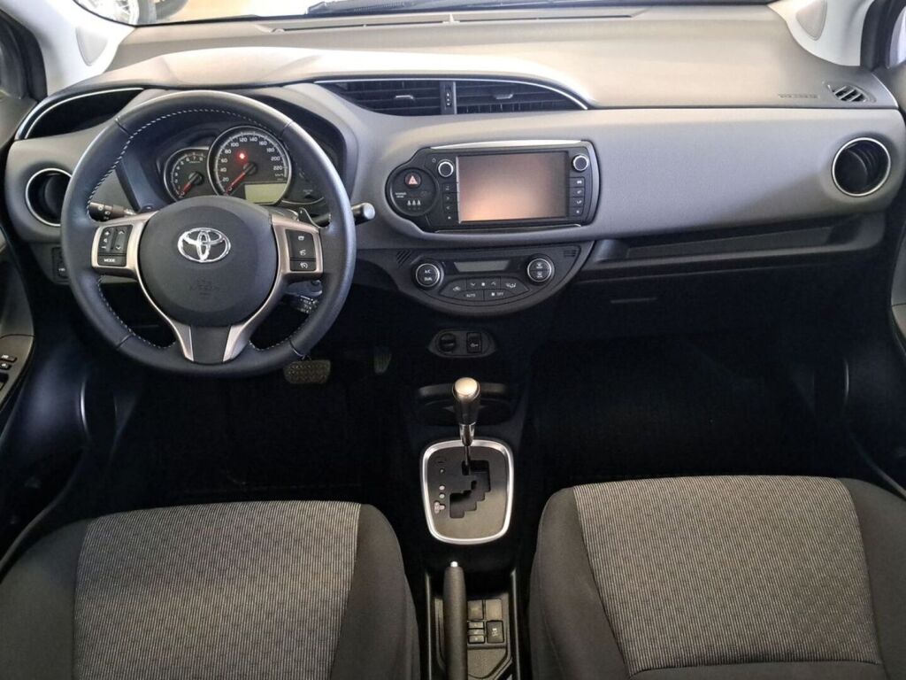 Toyota Yaris 2015 Ruskea (beige)