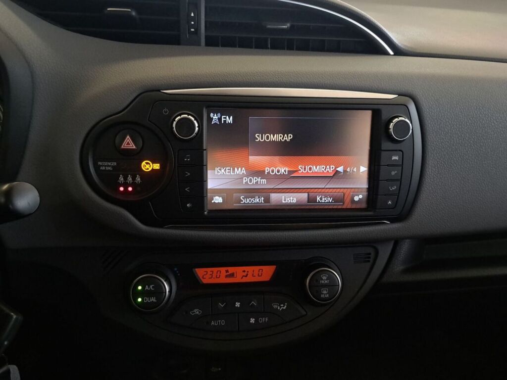 Toyota Yaris 2015 Ruskea (beige)