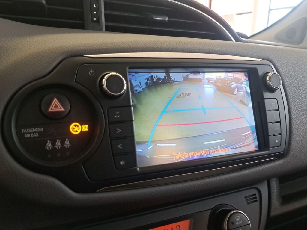 Toyota Yaris 2015 Ruskea (beige)