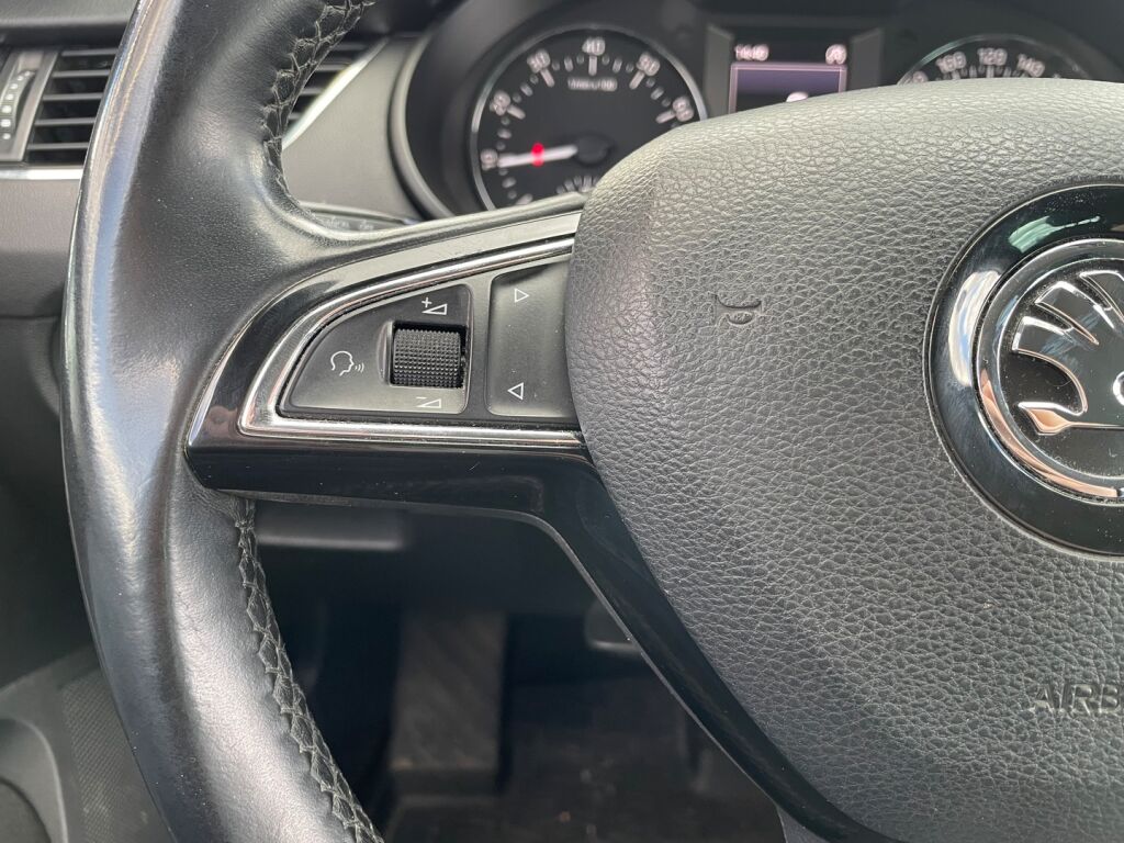 Skoda Octavia 2016 Harmaa