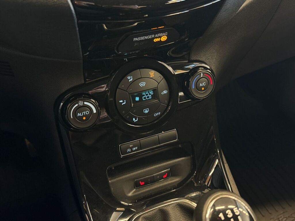 Ford Fiesta 2016 Sininen