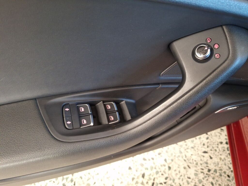 Audi A6 2011 Punainen