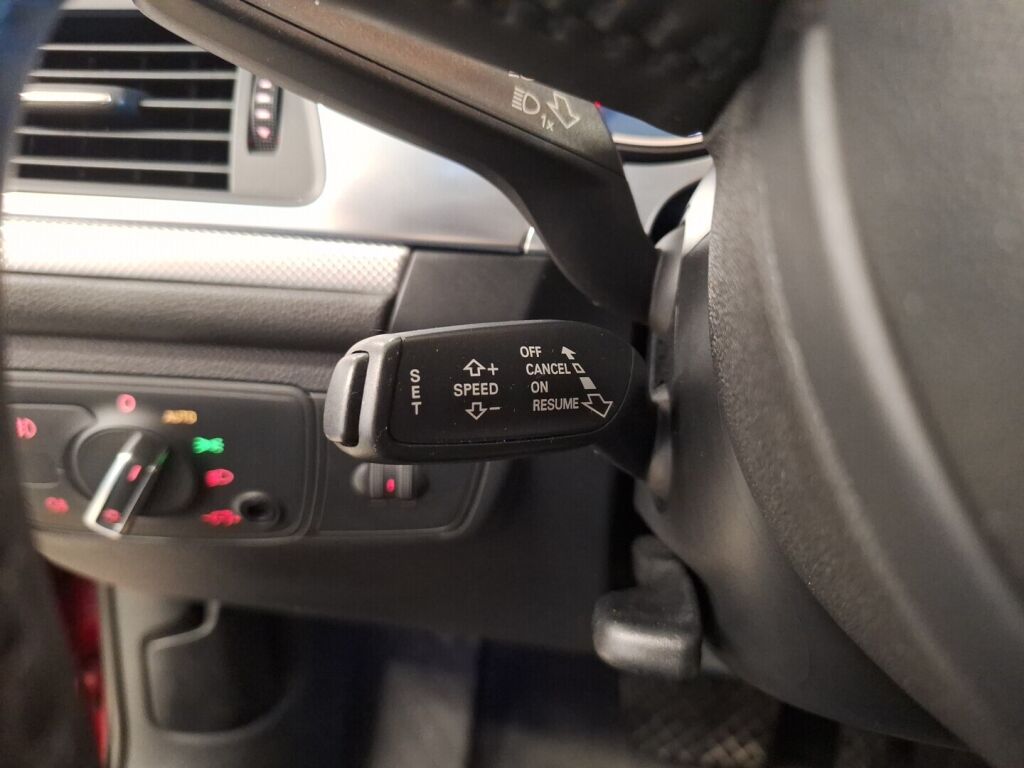 Audi A6 2011 Punainen