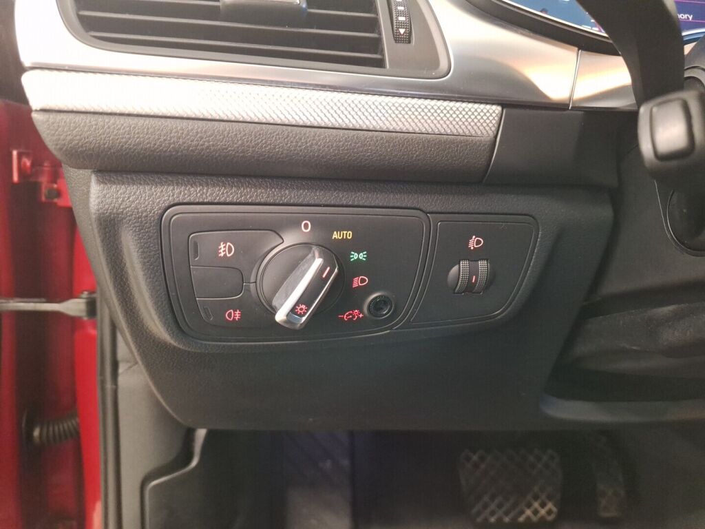 Audi A6 2011 Punainen