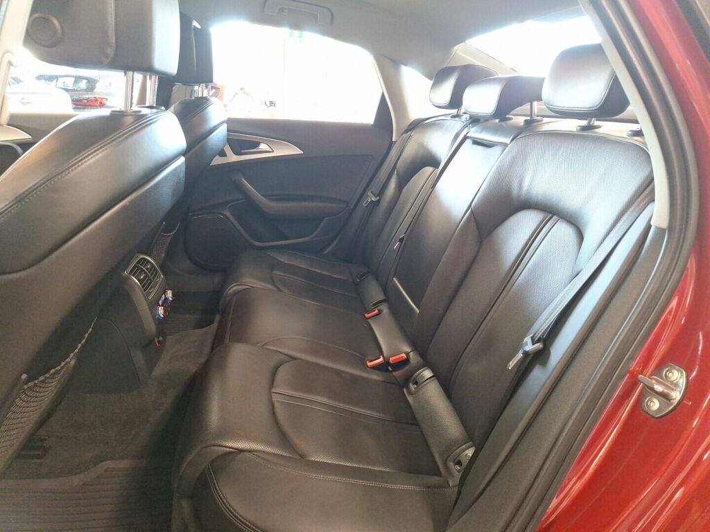 Audi A6 2011 Punainen