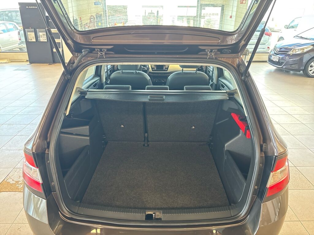 Skoda Fabia 2015 Ruskea (beige)