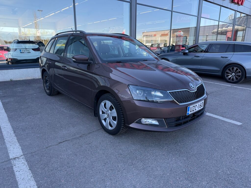 Skoda Fabia 2015 Ruskea (beige)