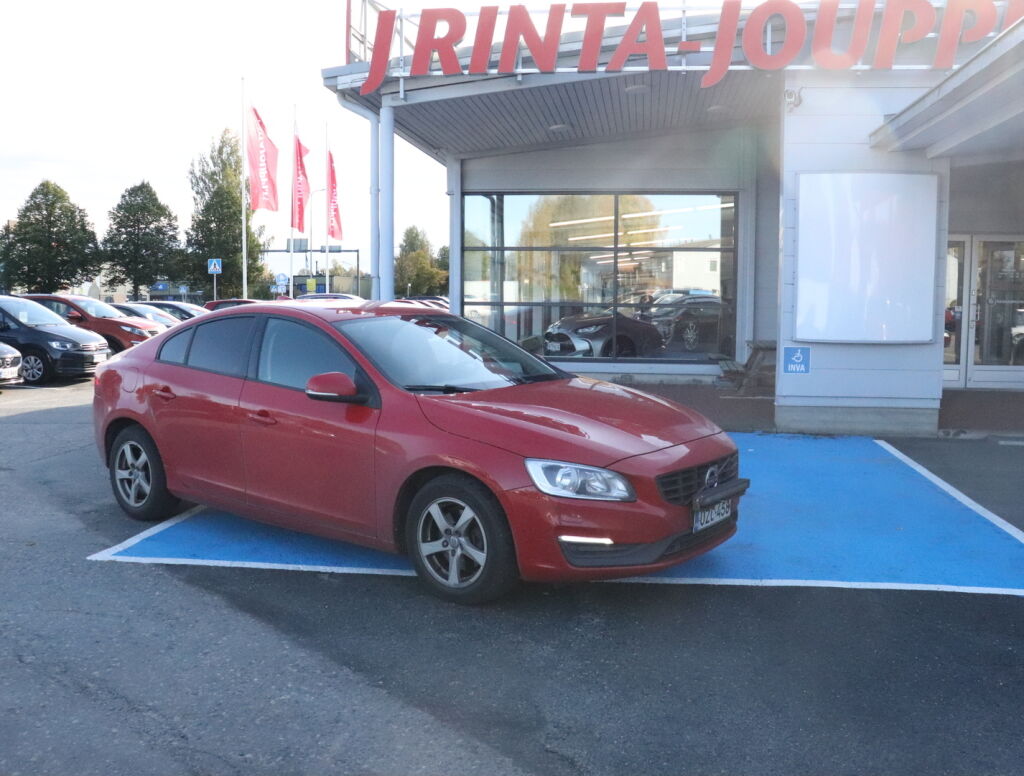Volvo S60 2015 Punainen