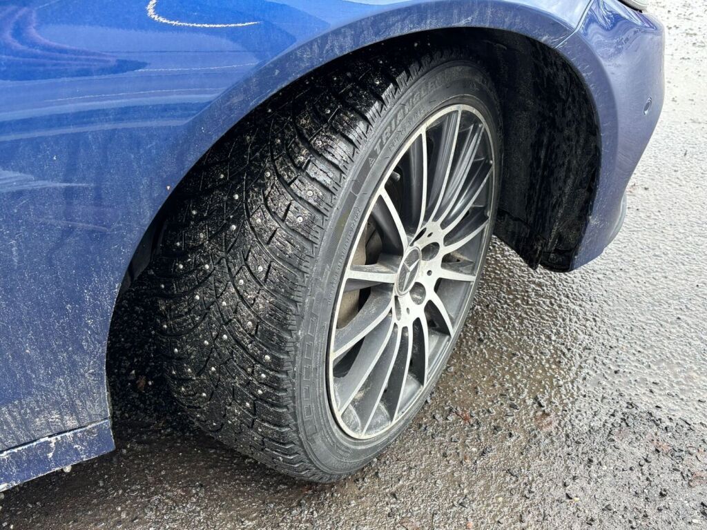 Mercedes-Benz C 2015 Sininen