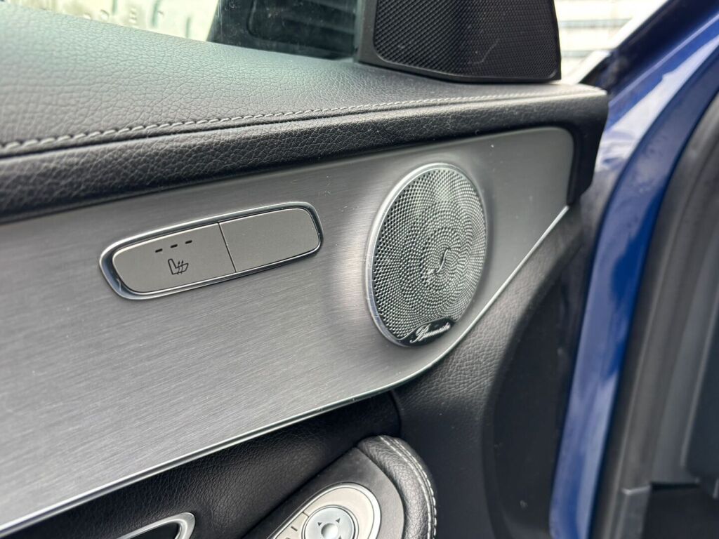 Mercedes-Benz C 2015 Sininen