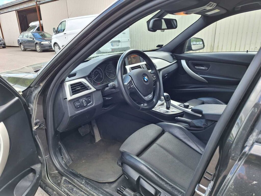 BMW 320 2016 Ruskea (beige)