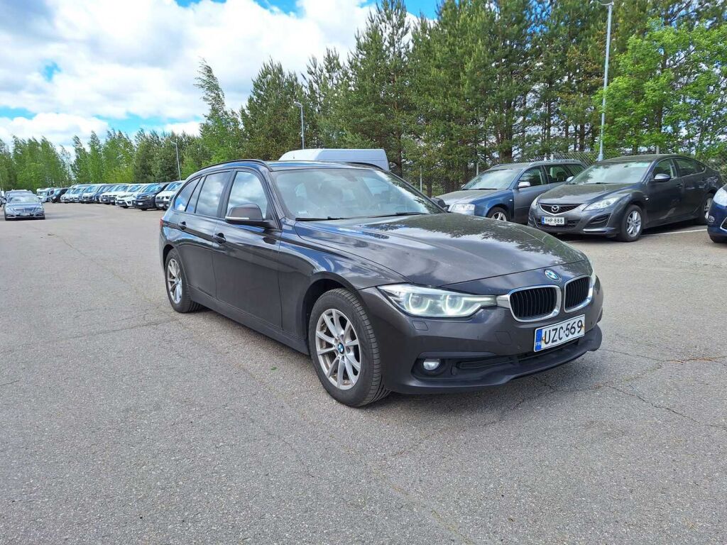 BMW 320 2016 Ruskea (beige)