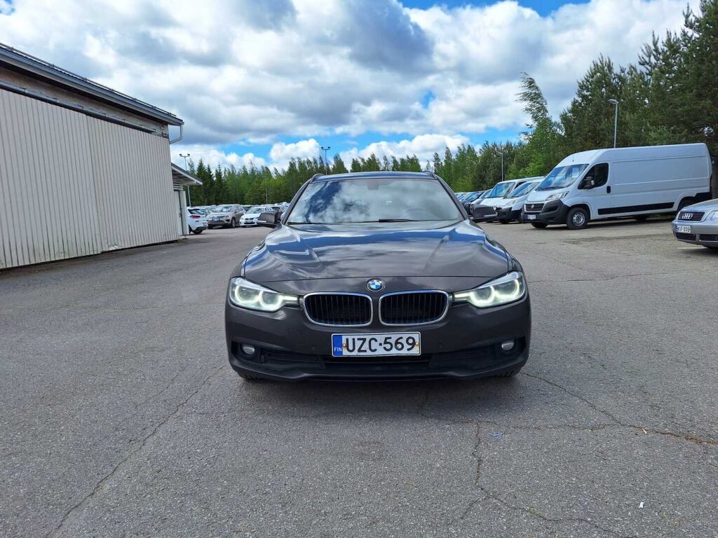BMW 320 2016 Ruskea (beige)