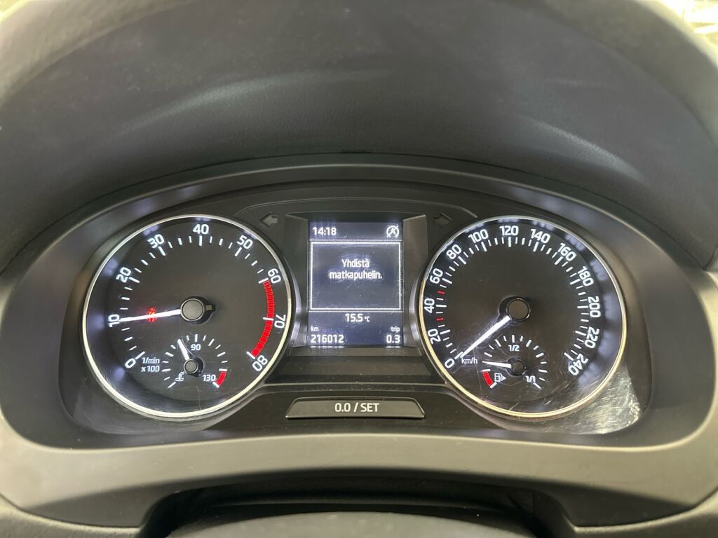 Skoda Rapid 2016 Ruskea (beige)