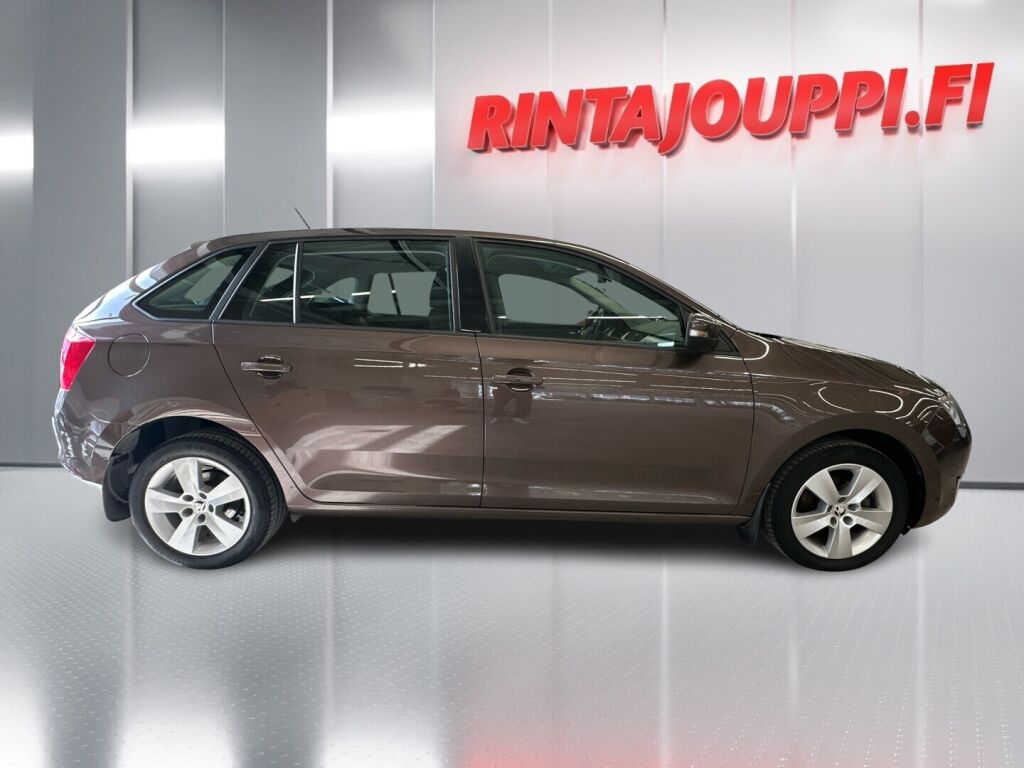 Skoda Rapid 2016 Ruskea (beige)