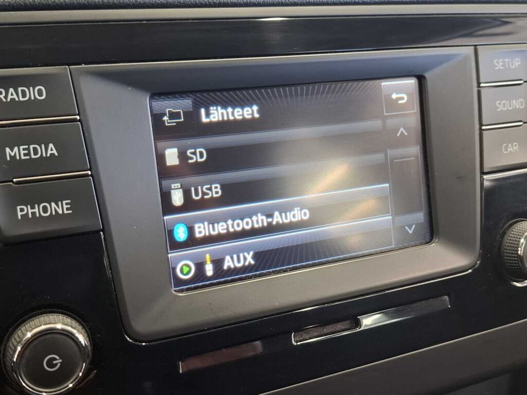 Skoda Rapid 2016 Ruskea (beige)