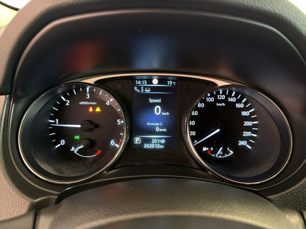 Nissan X-Trail 2015 Punainen