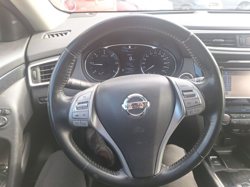 Nissan X-Trail 2015 Punainen